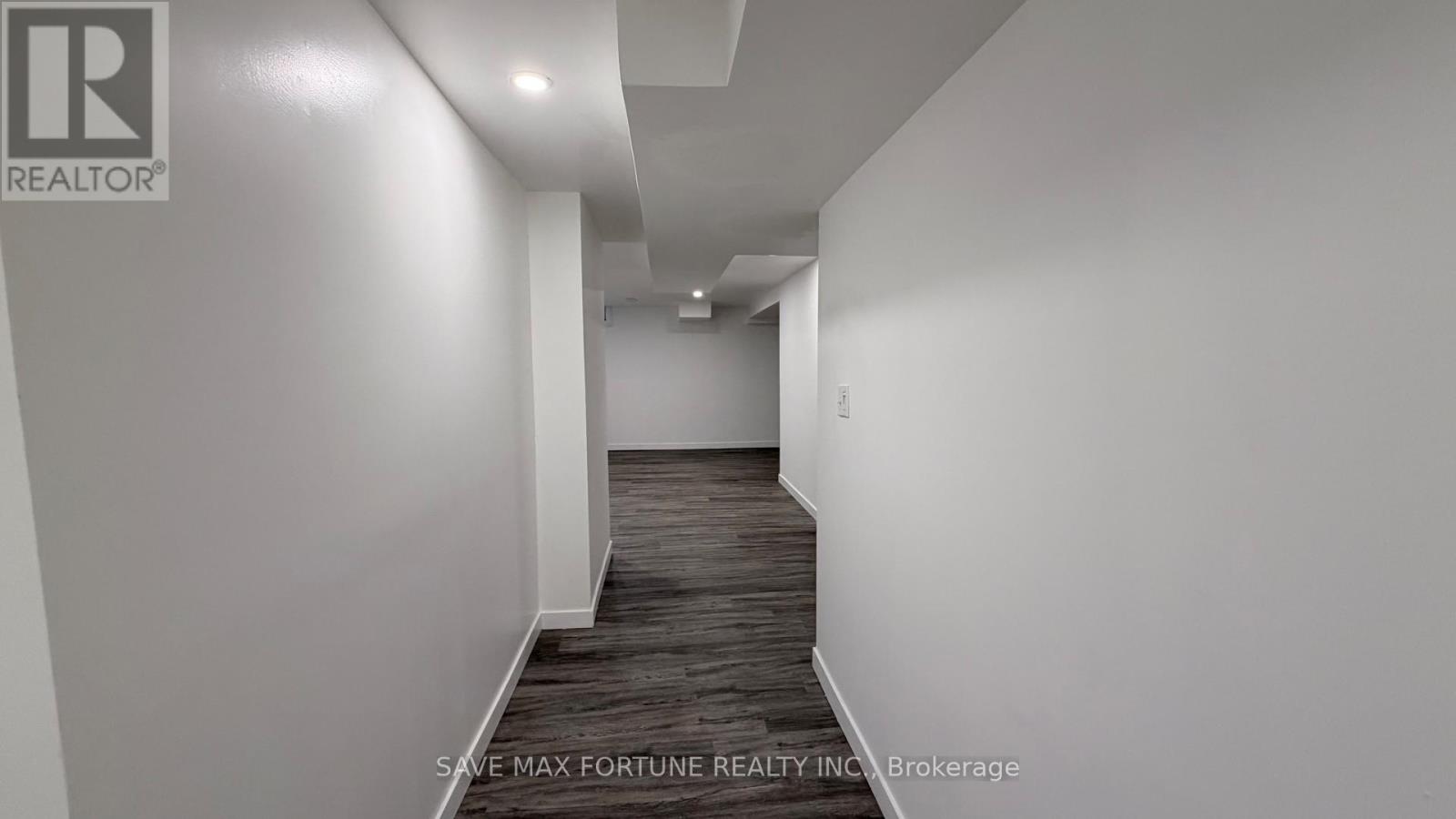 27 - 1 Royalwood Court, Hamilton, Ontario  L8E 4Y2 - Photo 27 - X12494344