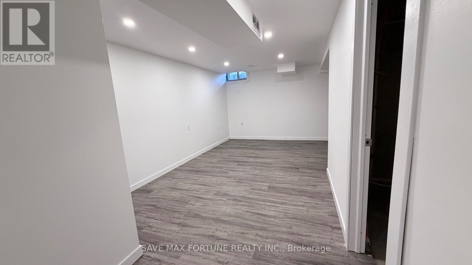 27 - 1 Royalwood Court, Hamilton, Ontario  L8E 4Y2 - Photo 28 - X12494344