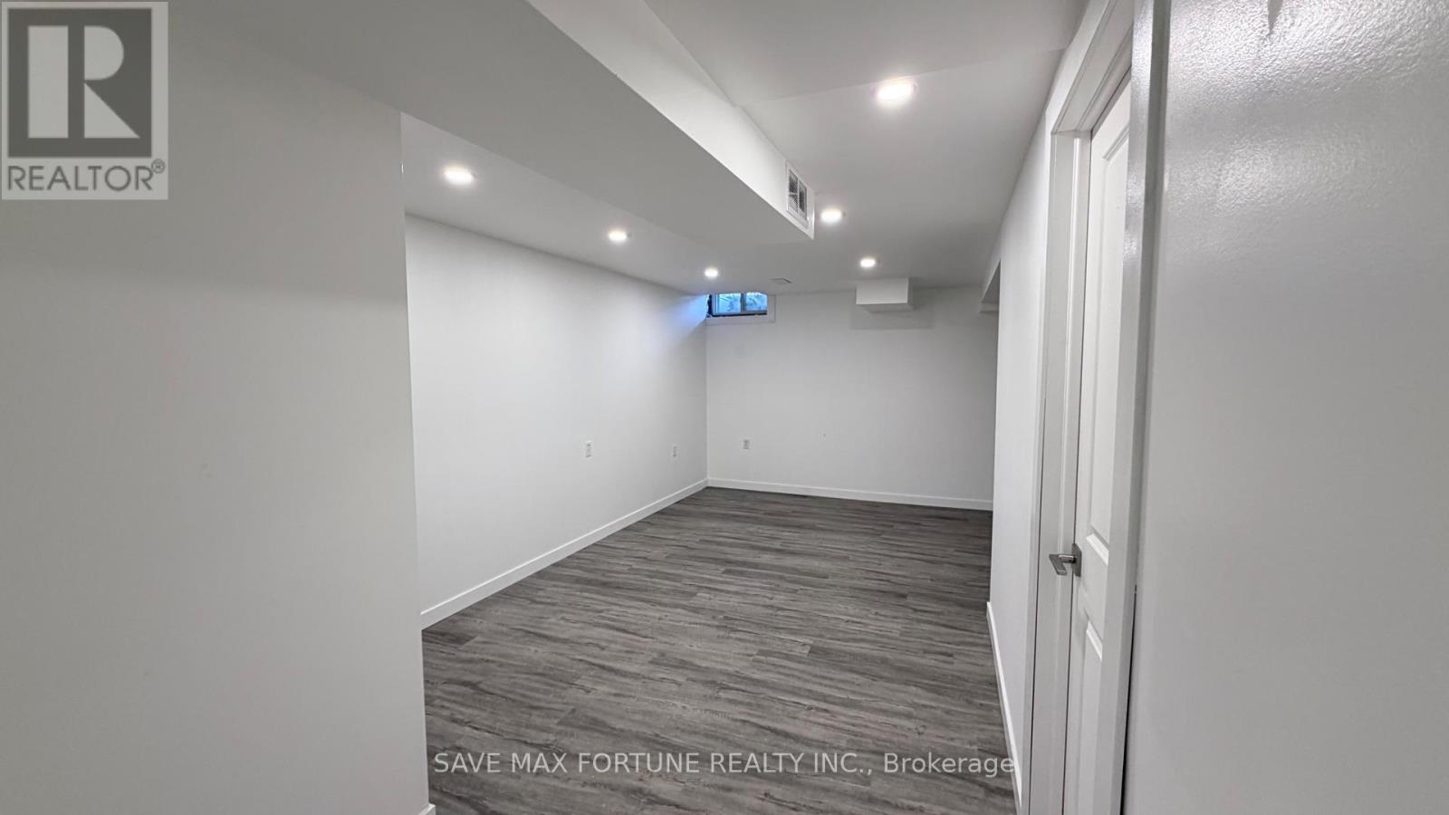 27 - 1 Royalwood Court, Hamilton, Ontario  L8E 4Y2 - Photo 29 - X12494344