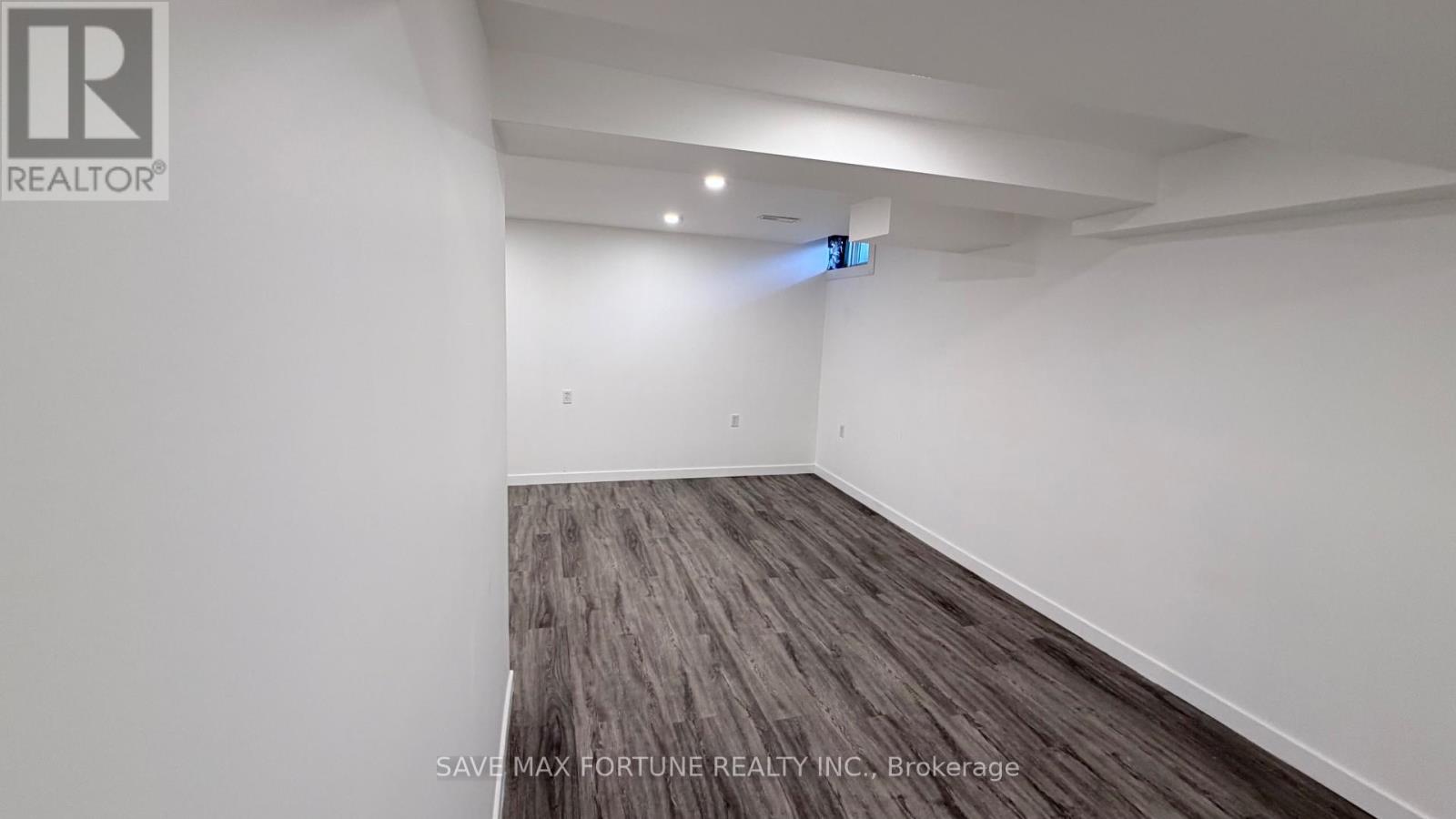 27 - 1 Royalwood Court, Hamilton, Ontario  L8E 4Y2 - Photo 31 - X12494344