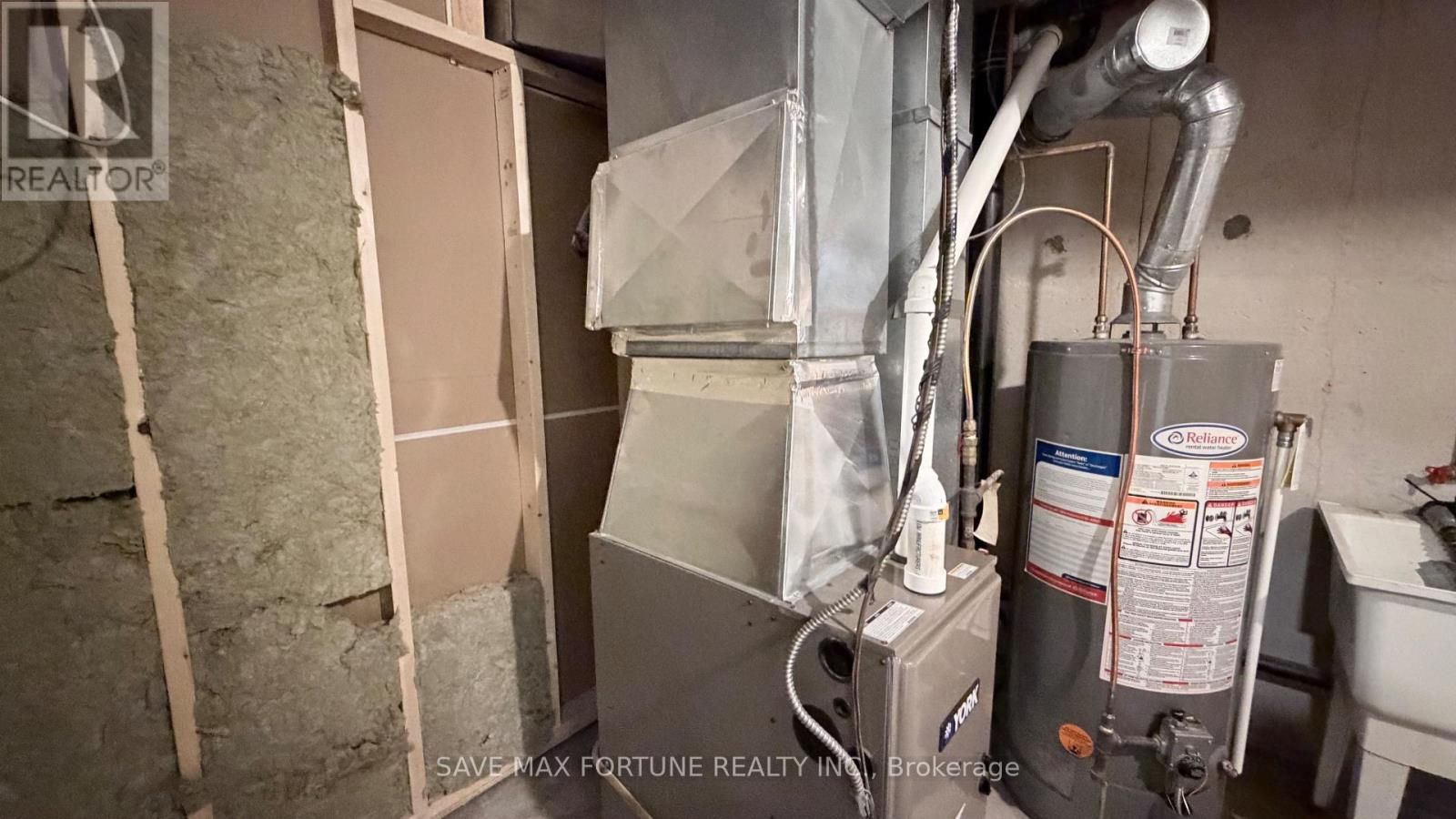 27 - 1 Royalwood Court, Hamilton, Ontario  L8E 4Y2 - Photo 33 - X12494344