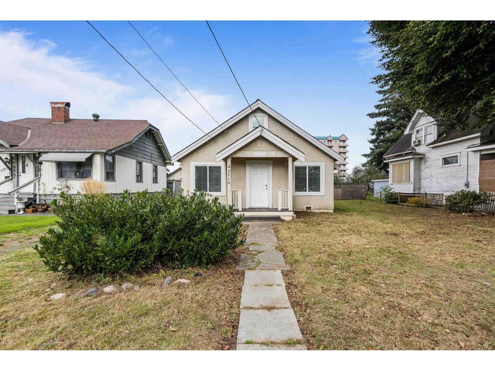 45719 Kipp Avenue, Chilliwack Proper West, Chilliwack, British Columbia  V2P 1Y6 - Photo 1 - R3055195