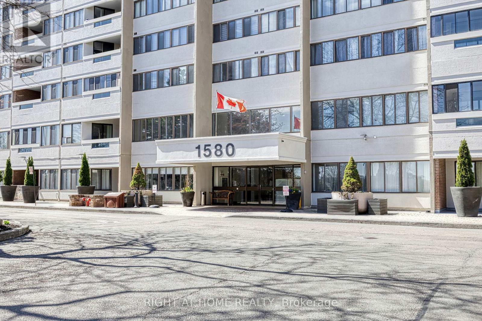 205 - 1580 Mississauga Valley, Mississauga, Ontario  L5A 3T8 - Photo 2 - W12490354