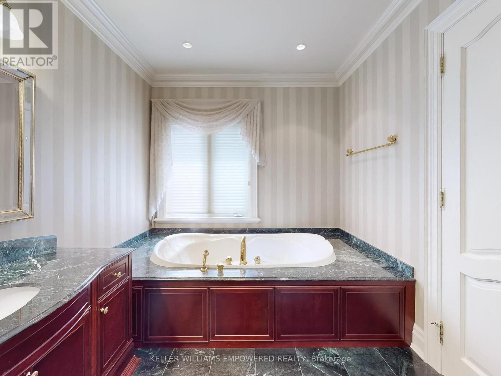 90 Humberview Drive, Vaughan, Ontario  L4H 1B5 - Photo 35 - N12494376