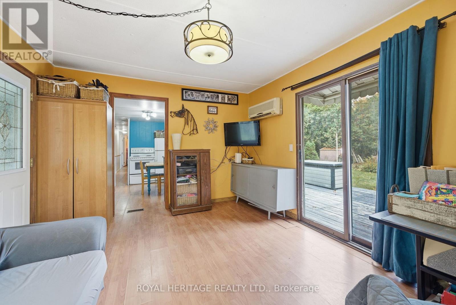 105 Glengarry Road, Kawartha Lakes (Manvers), Ontario  L0A 1A0 - Photo 14 - X12494398