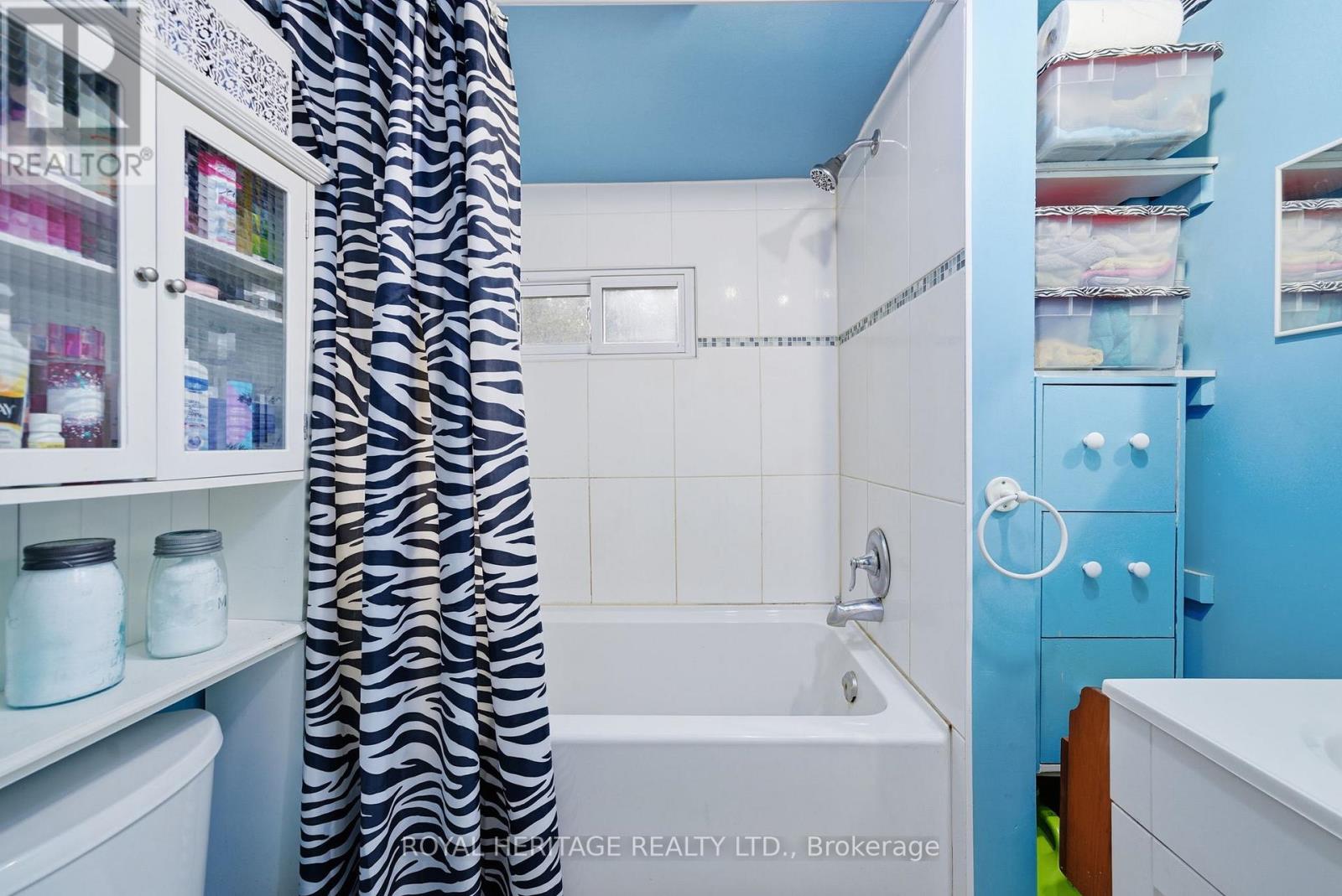 105 Glengarry Road, Kawartha Lakes (Manvers), Ontario  L0A 1A0 - Photo 18 - X12494398