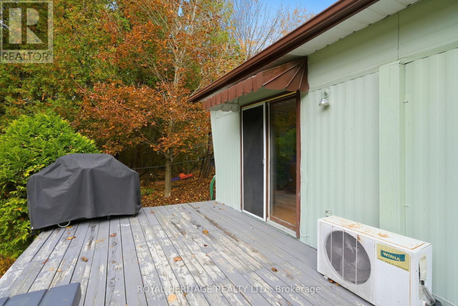 105 Glengarry Road, Kawartha Lakes (Manvers), Ontario  L0A 1A0 - Photo 26 - X12494398