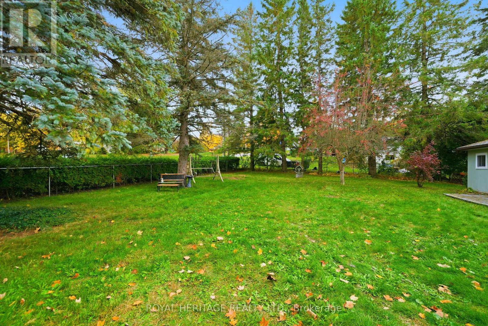 105 Glengarry Road, Kawartha Lakes (Manvers), Ontario  L0A 1A0 - Photo 33 - X12494398