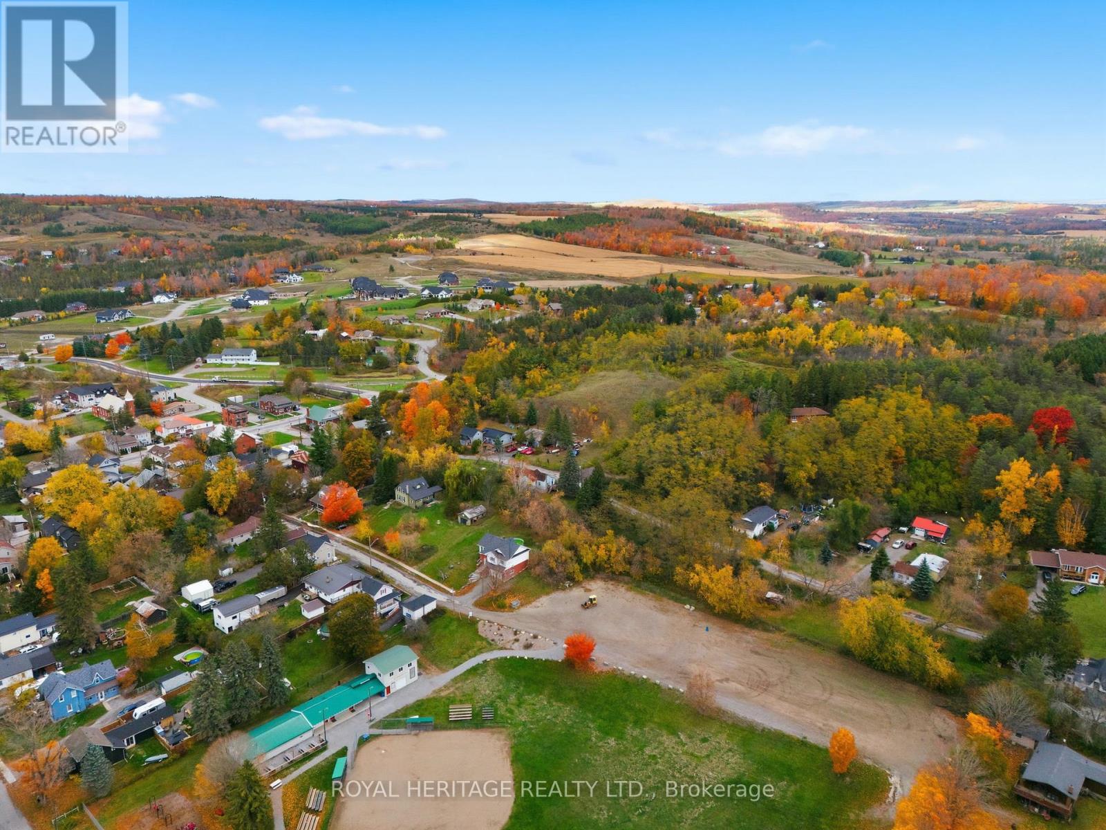 105 Glengarry Road, Kawartha Lakes (Manvers), Ontario  L0A 1A0 - Photo 39 - X12494398