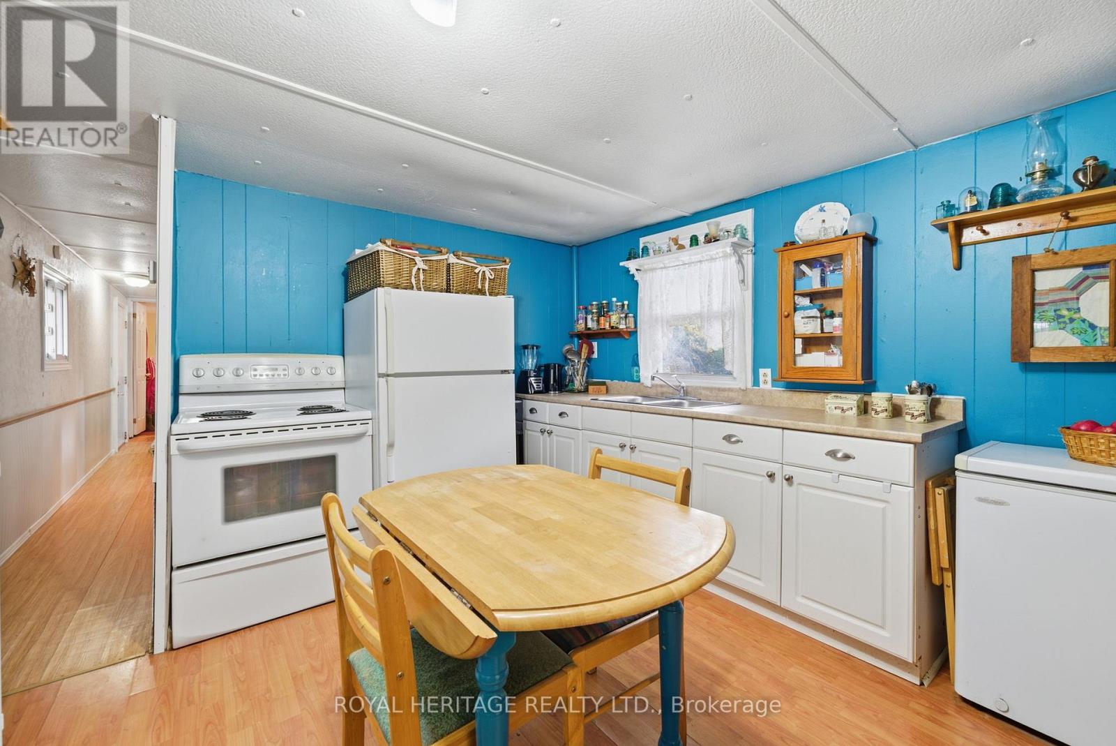 105 Glengarry Road, Kawartha Lakes (Manvers), Ontario  L0A 1A0 - Photo 9 - X12494398