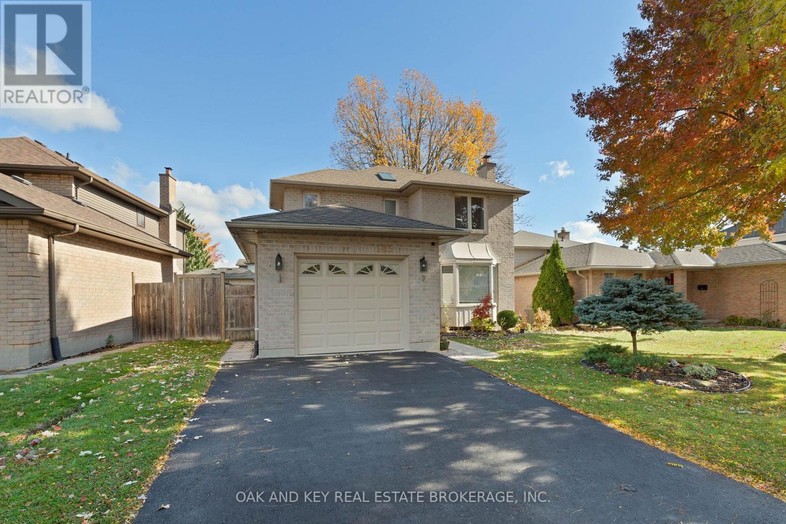 143 Golfview Road, London South (South Q), Ontario  N6C 5V4 - Photo 3 - X12494426