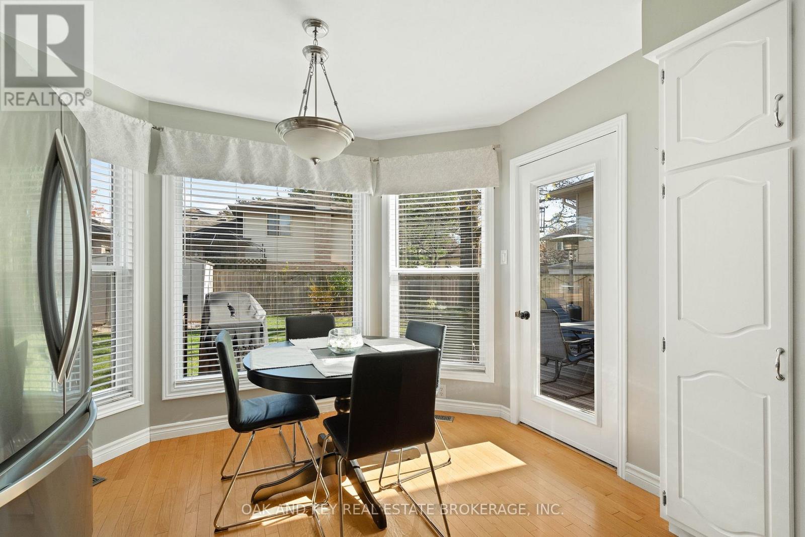 143 Golfview Road, London South (South Q), Ontario  N6C 5V4 - Photo 9 - X12494426