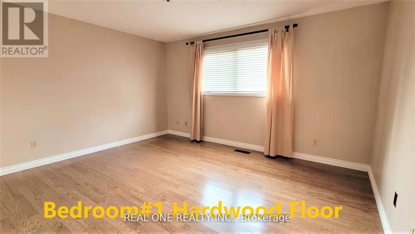 Upper - 2405 Benedet Drive, Mississauga, Ontario  L5J 4H5 - Photo 11 - W12494364