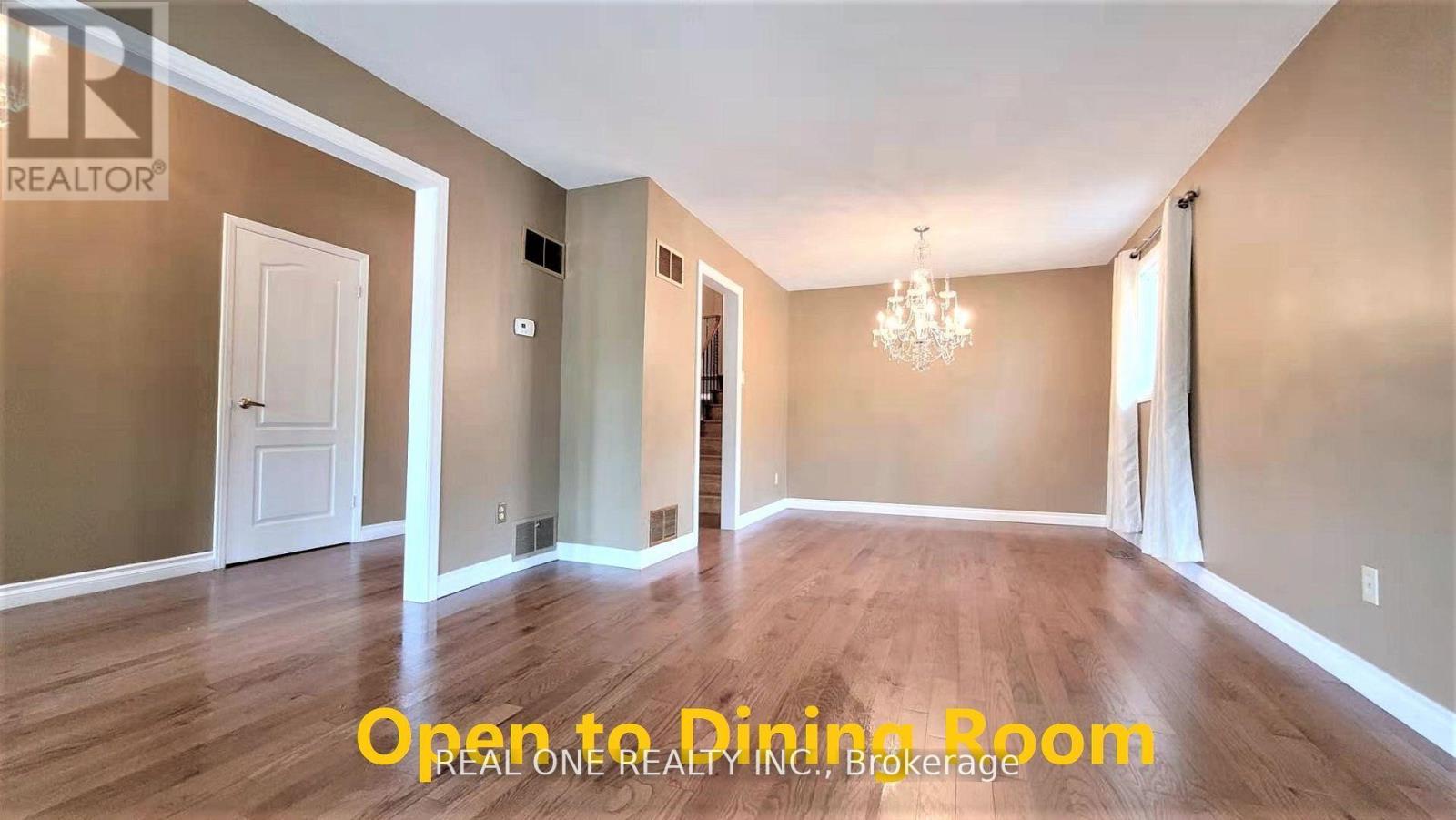 Upper - 2405 Benedet Drive, Mississauga, Ontario  L5J 4H5 - Photo 4 - W12494364