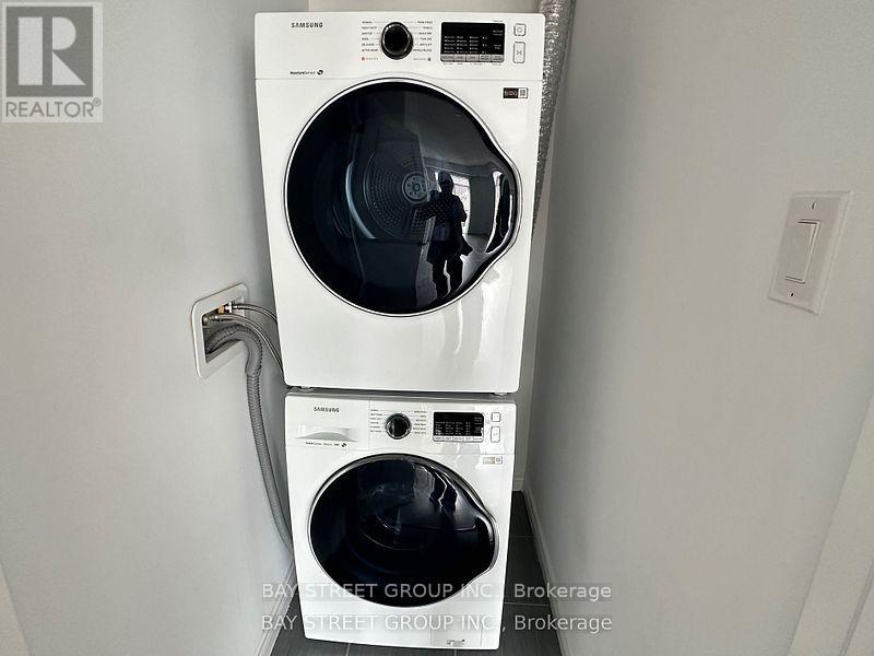 305 - 2333 Sawgrass Drive, Oakville, Ontario  L6H 0L2 - Photo 4 - W12494370