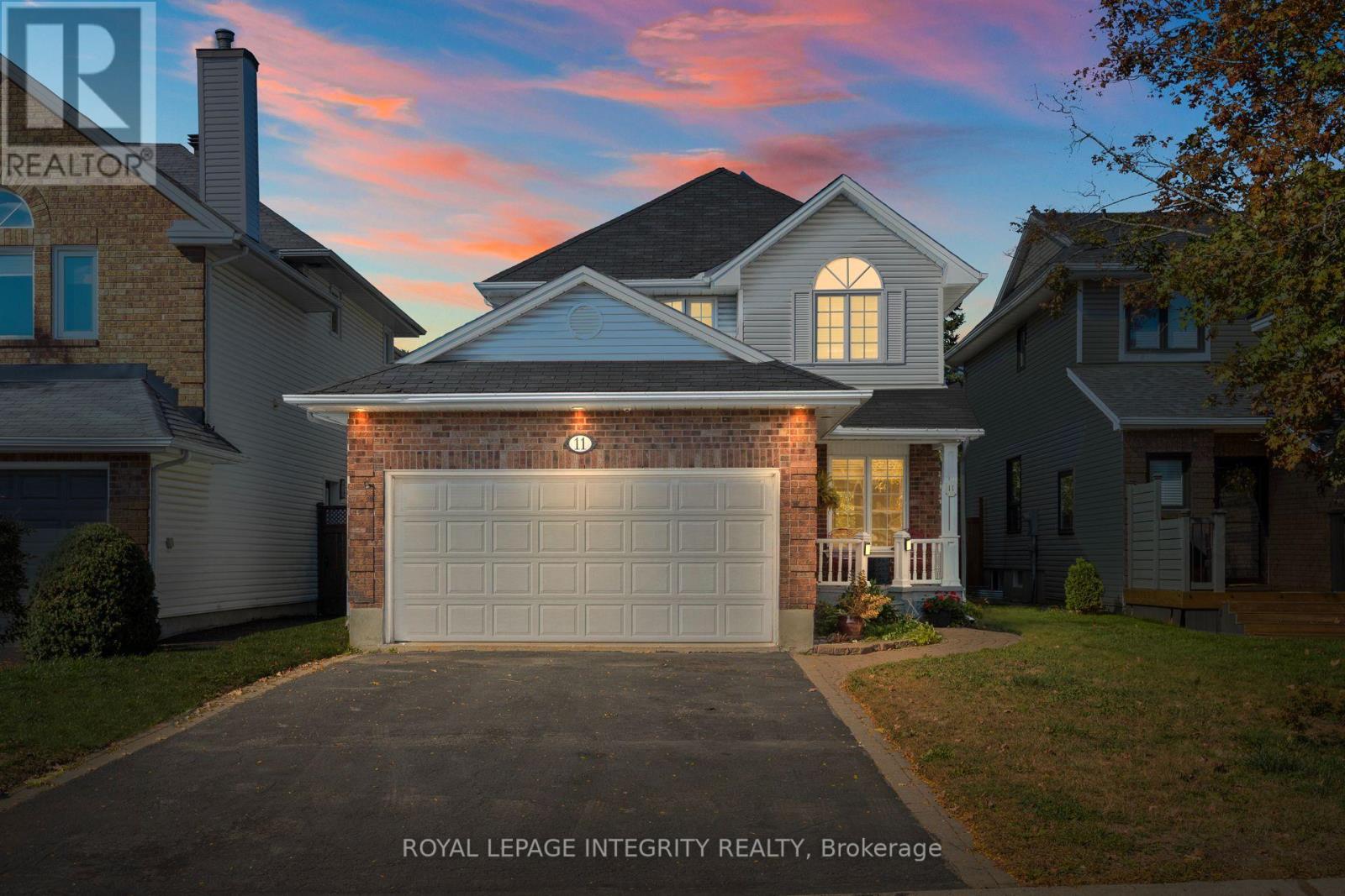 11 ROYAL FIELD CRESCENT, Ottawa, Ontario