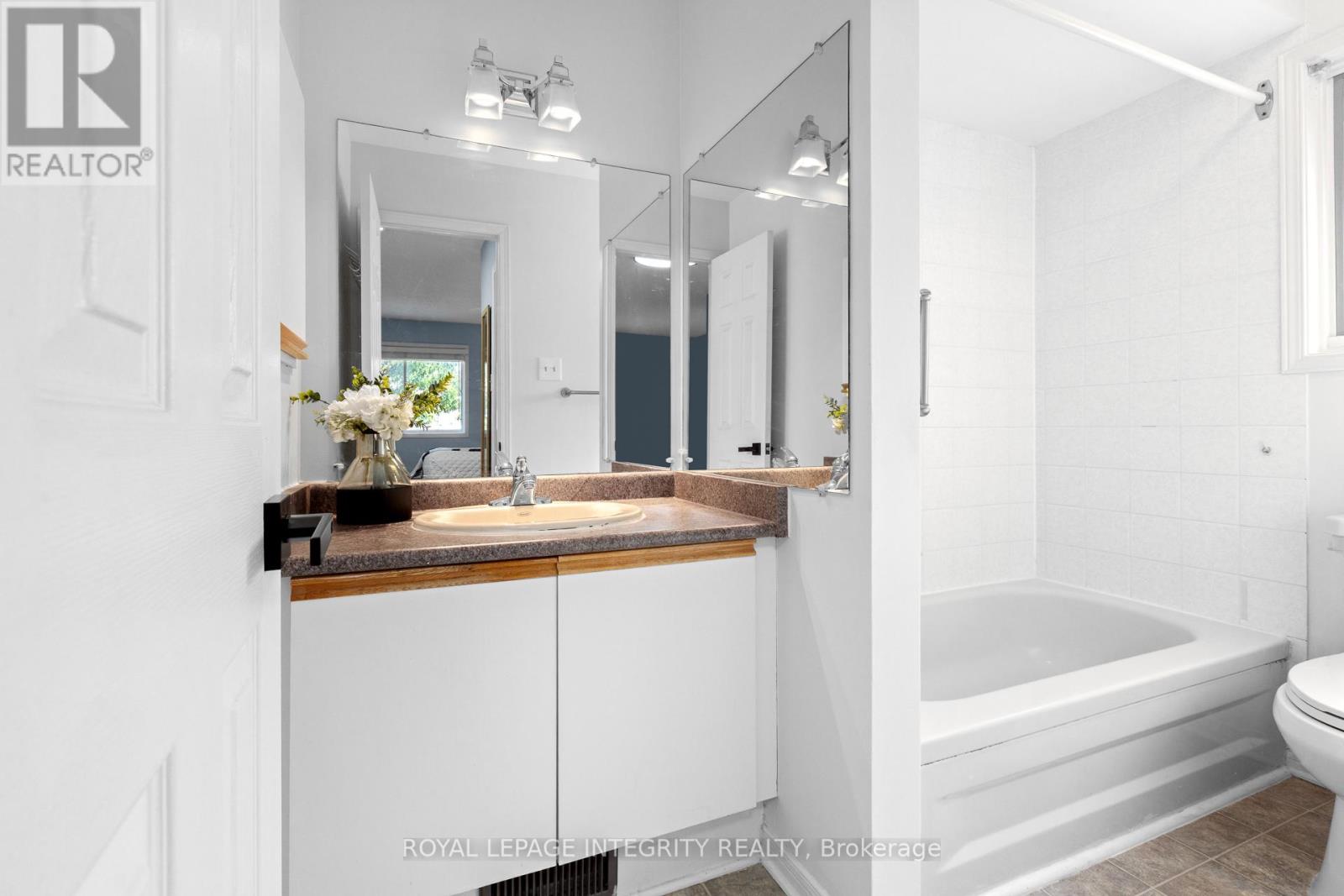 11 Royal Field Crescent, Ottawa, Ontario  K2J 4G1 - Photo 19 - X12494448