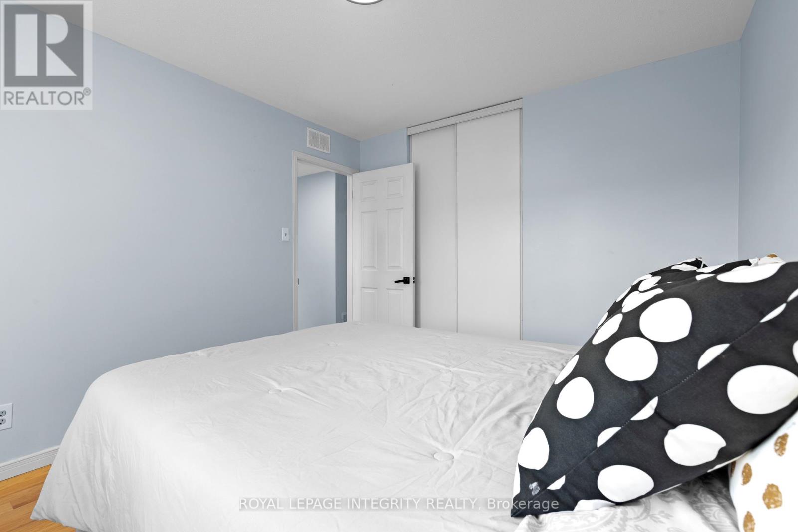 11 Royal Field Crescent, Ottawa, Ontario  K2J 4G1 - Photo 22 - X12494448