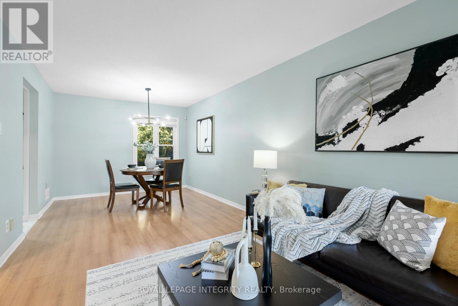 11 Royal Field Crescent, Ottawa, Ontario  K2J 4G1 - Photo 5 - X12494448