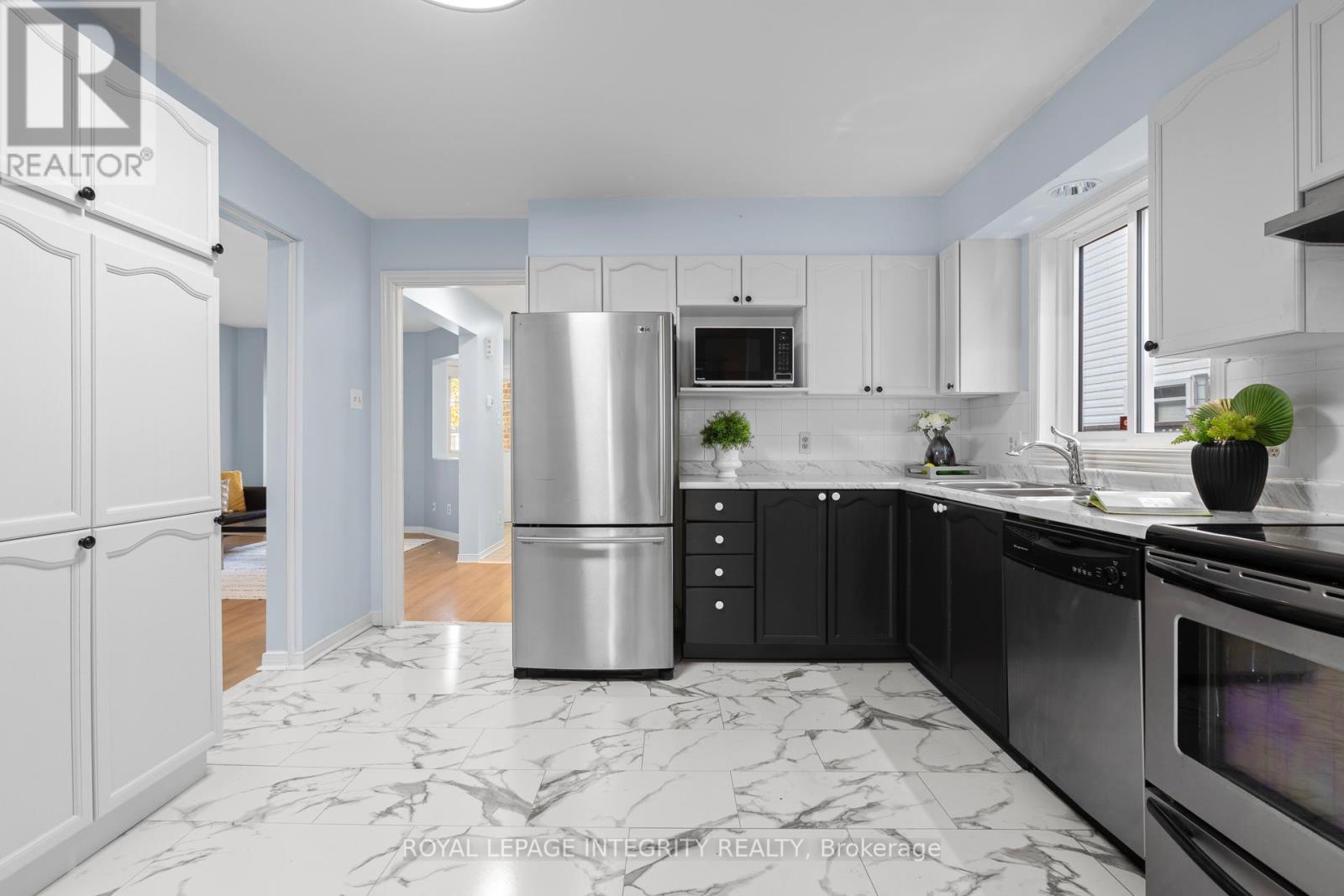 11 Royal Field Crescent, Ottawa, Ontario  K2J 4G1 - Photo 9 - X12494448