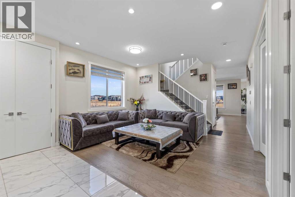 391 Corner Meadows Avenue Ne, Calgary, Alberta  T3N 1X7 - Photo 5 - A2266684