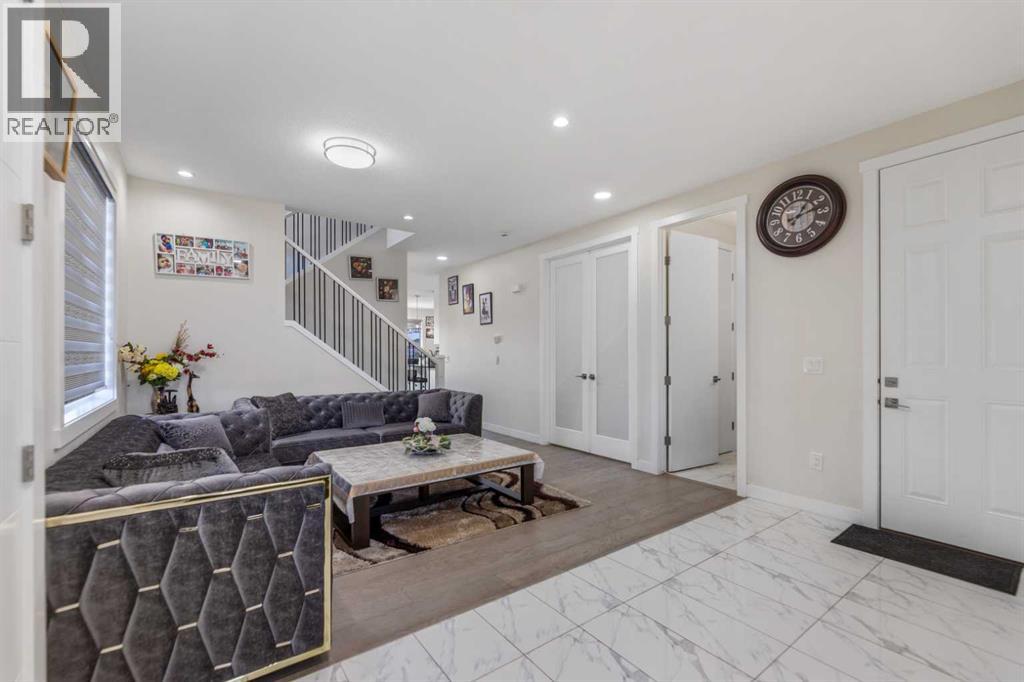 391 Corner Meadows Avenue Ne, Calgary, Alberta  T3N 1X7 - Photo 6 - A2266684