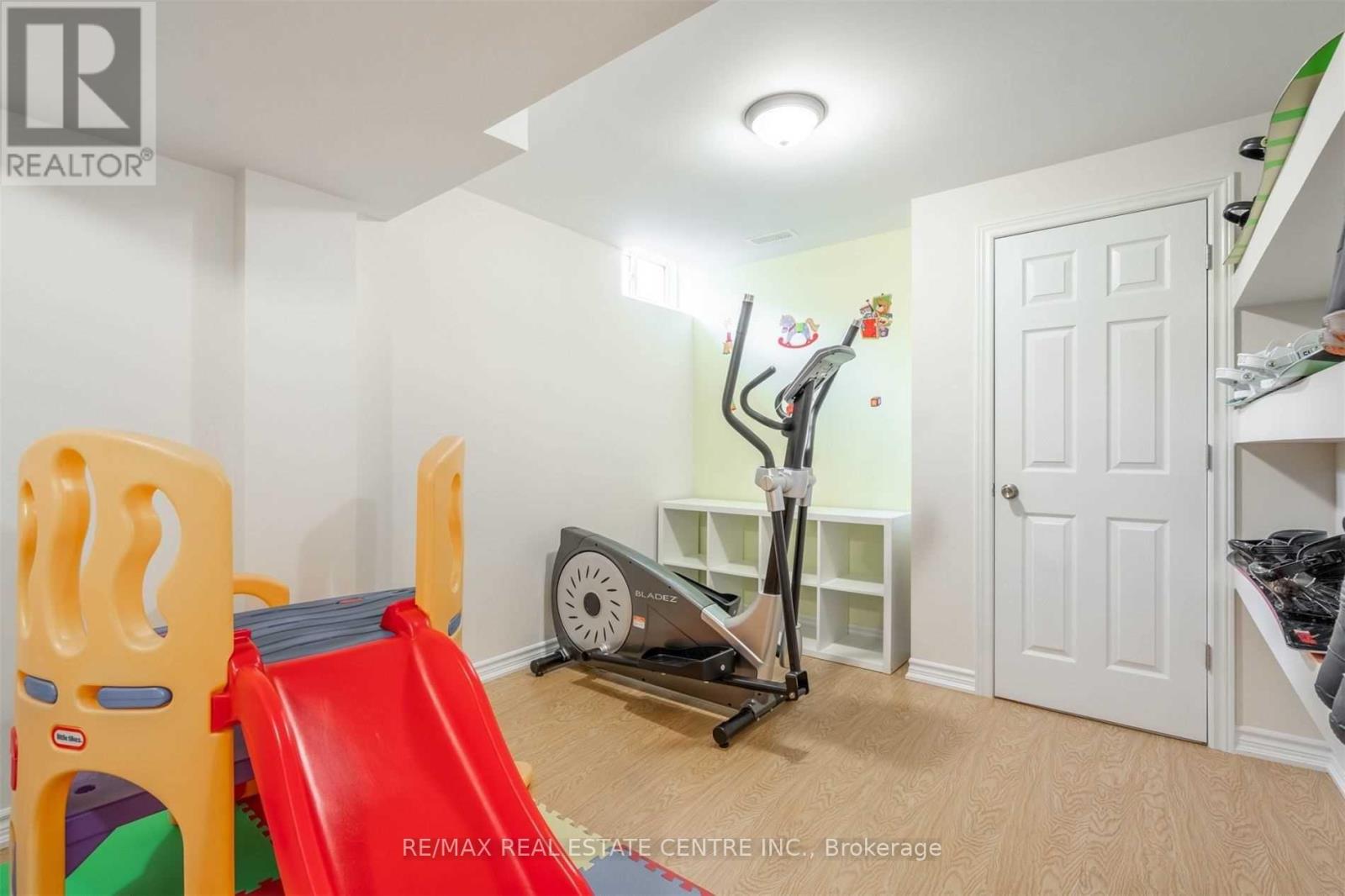 56 Cleghorn Drive, Hamilton, Ontario  L0R 1C0 - Photo 35 - X12493620