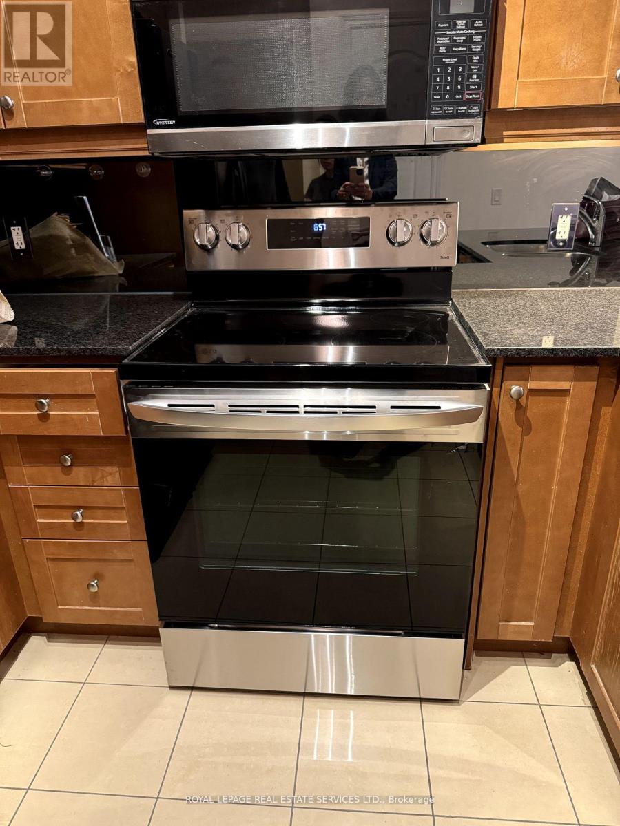 402 - 319 Merton Street, Toronto, Ontario  M4S 1A7 - Photo 9 - C12494408