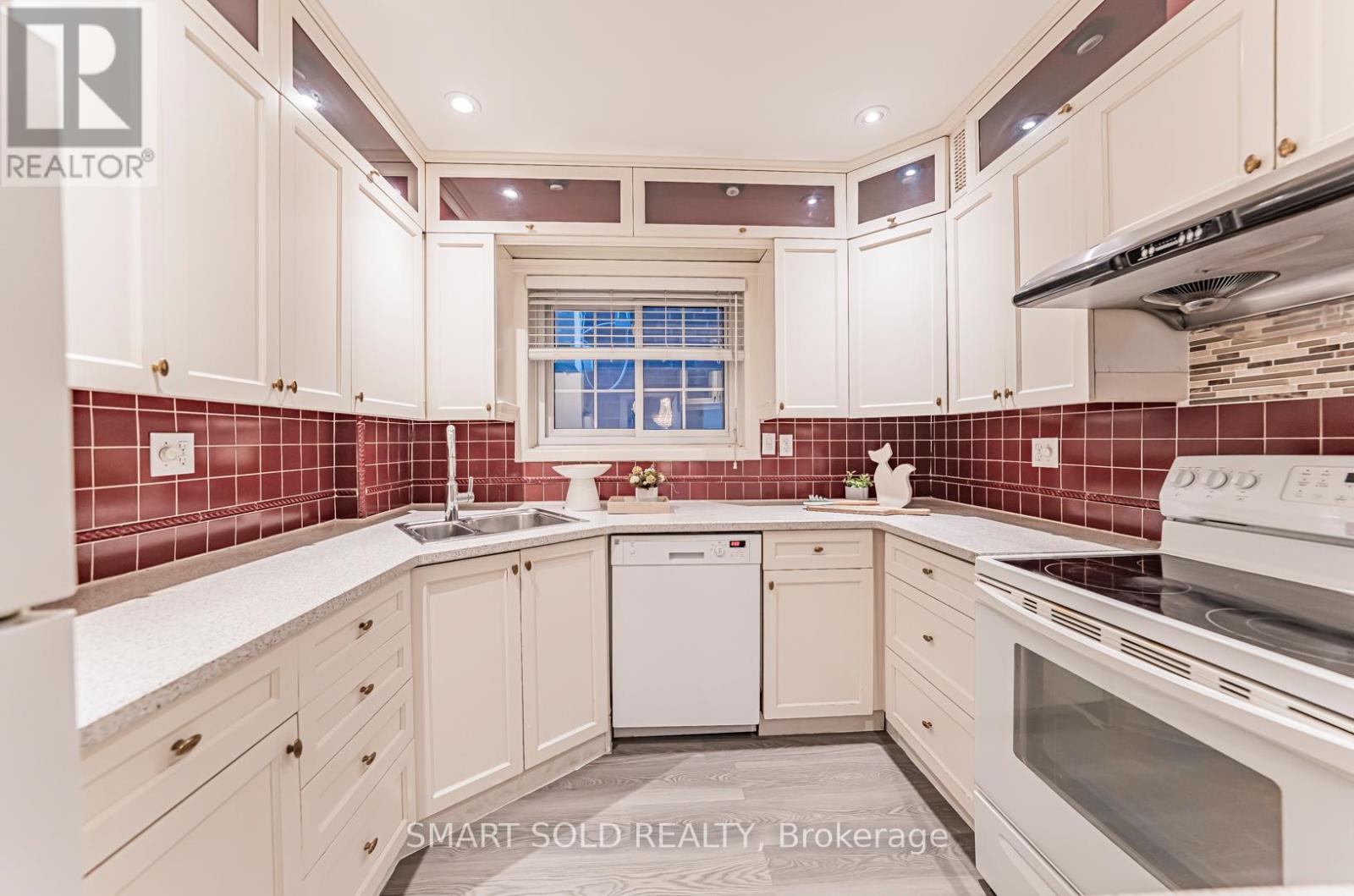 889 Avenue Road, Toronto, Ontario  M5P 2K7 - Photo 11 - C12494428