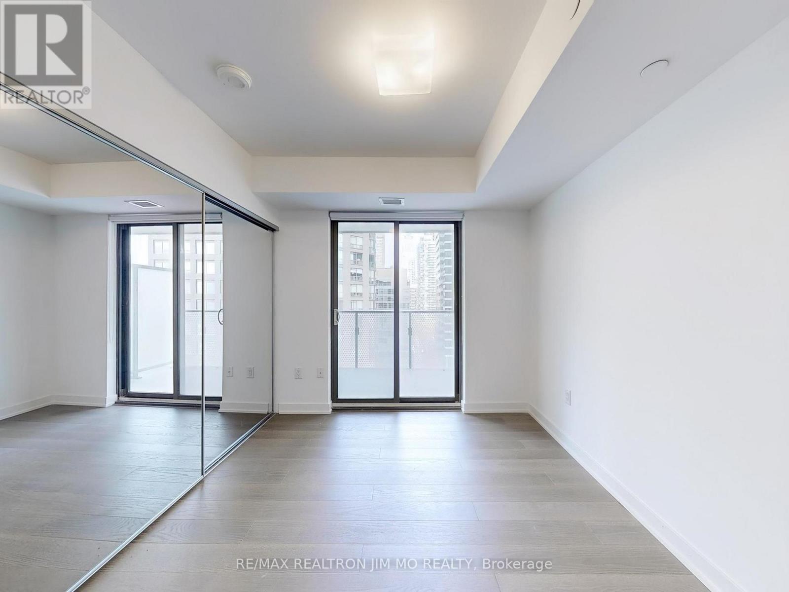 1208 - 11 Wellesley Street W, Toronto, Ontario  M4Y 0G4 - Photo 19 - C12494432