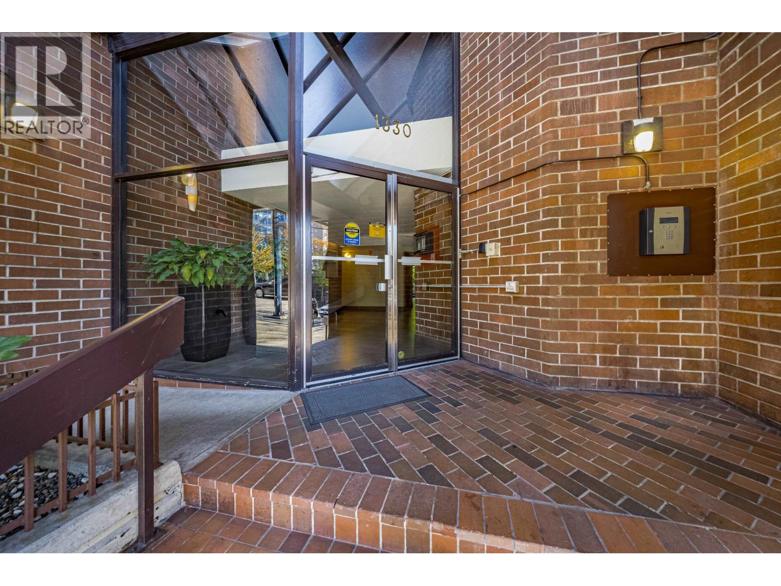 610 1330 Burrard Street, Vancouver, British Columbia  V6Z 2B8 - Photo 5 - R3063468