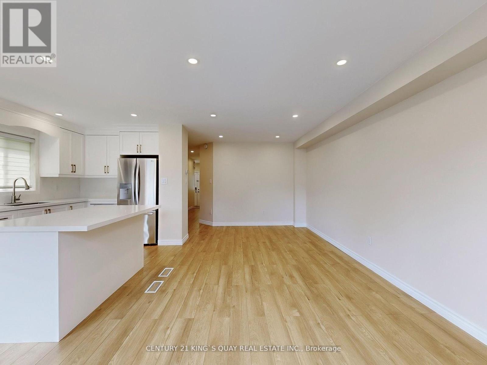 71 Rembrandt Drive, Markham, Ontario  L3R 4W6 - Photo 10 - N12494414