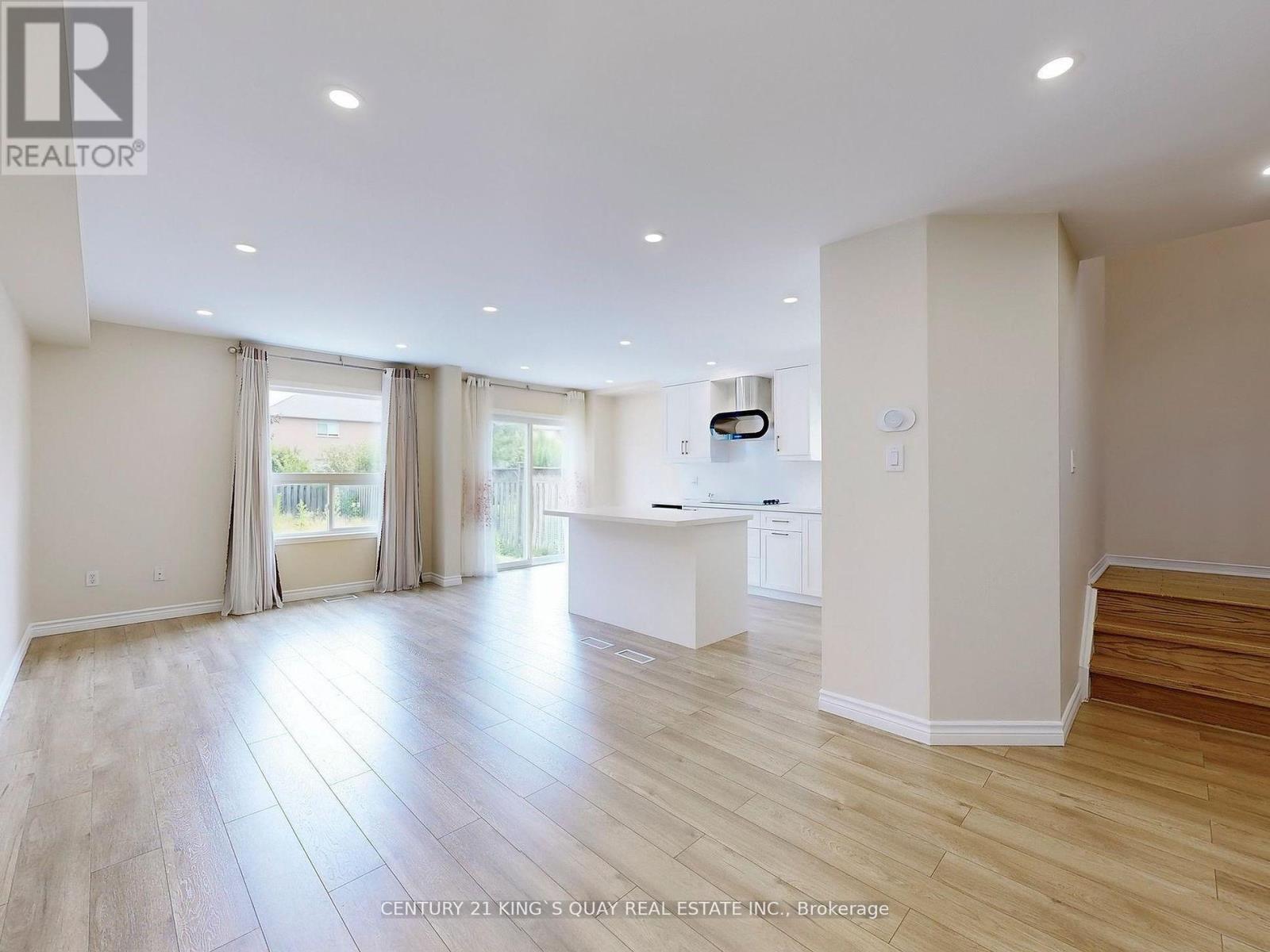 71 Rembrandt Drive, Markham, Ontario  L3R 4W6 - Photo 9 - N12494414