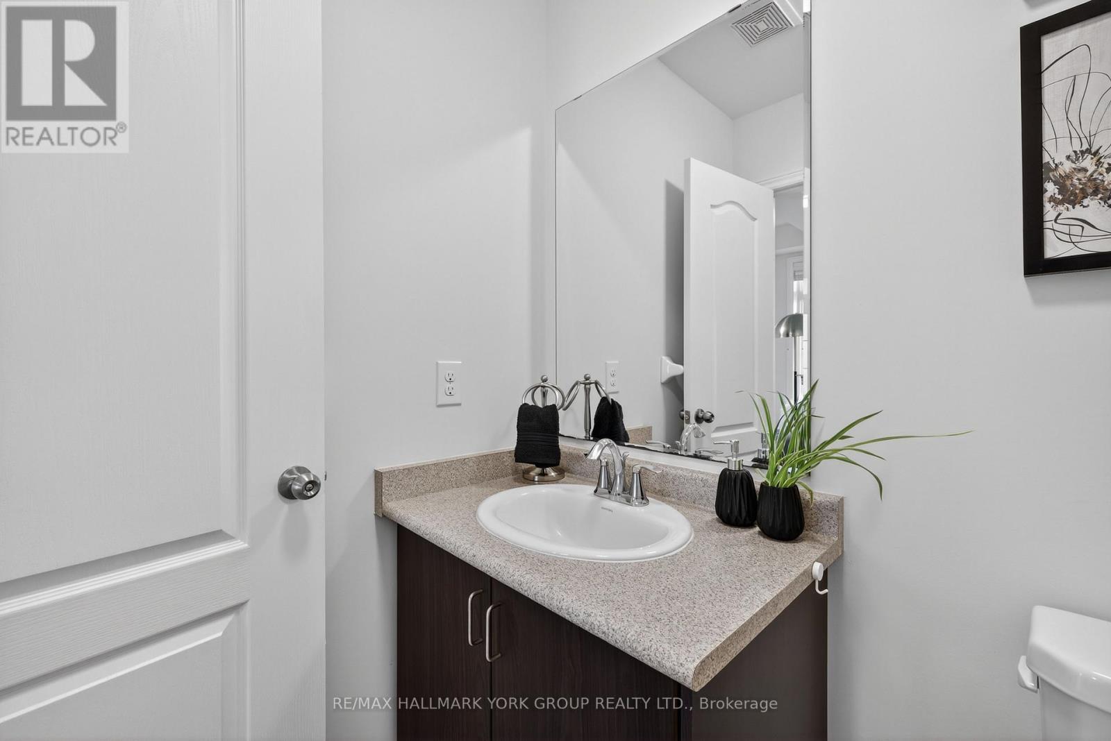 14 Walter Proctor Road, East Gwillimbury, Ontario  L9N 0L6 - Photo 19 - N12494434