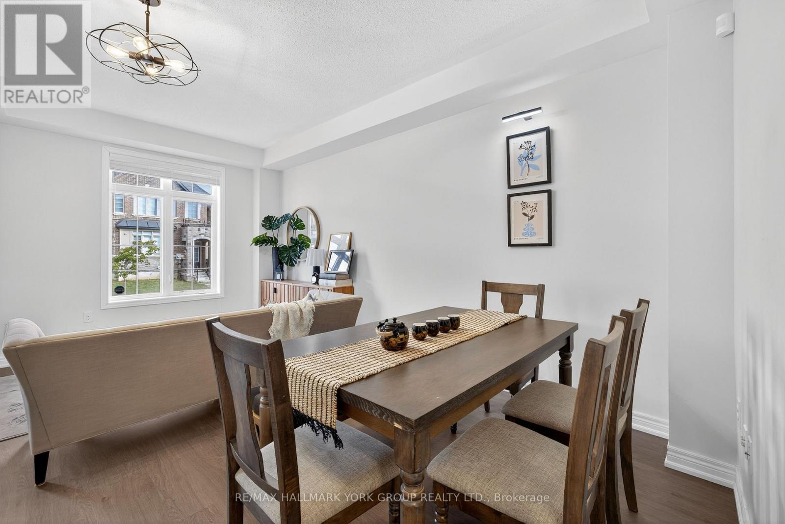 14 Walter Proctor Road, East Gwillimbury, Ontario  L9N 0L6 - Photo 7 - N12494434