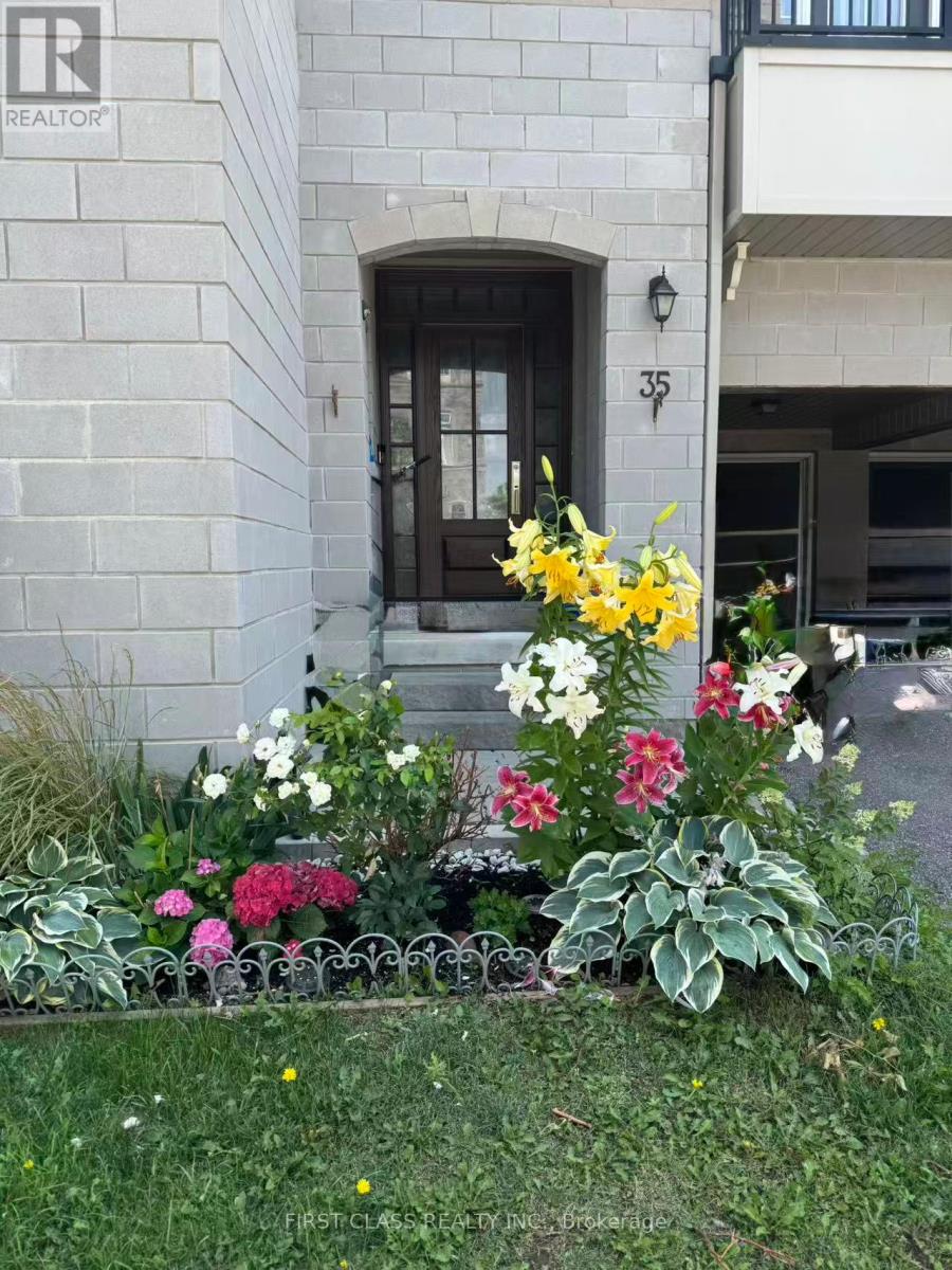 35 Thomas Foster Street, Markham, Ontario  L6C 0Z4 - Photo 2 - N12494440