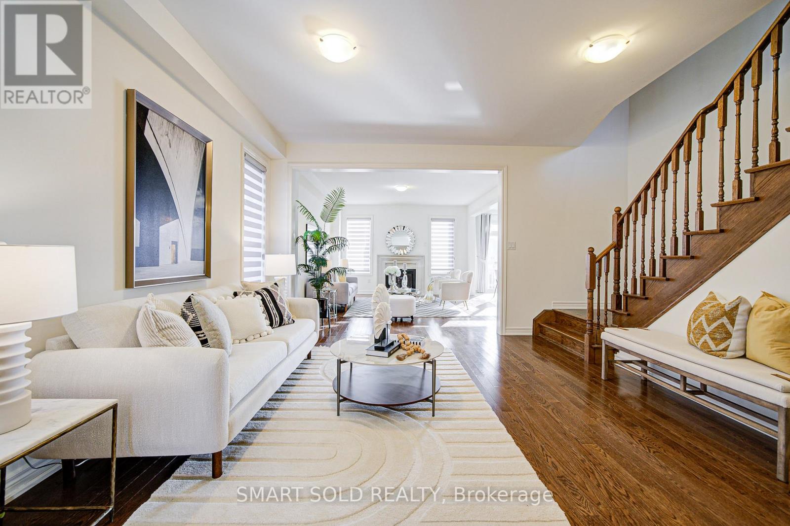 99 Chouinard Way, Aurora, Ontario  L4G 1B7 - Photo 5 - N12494454