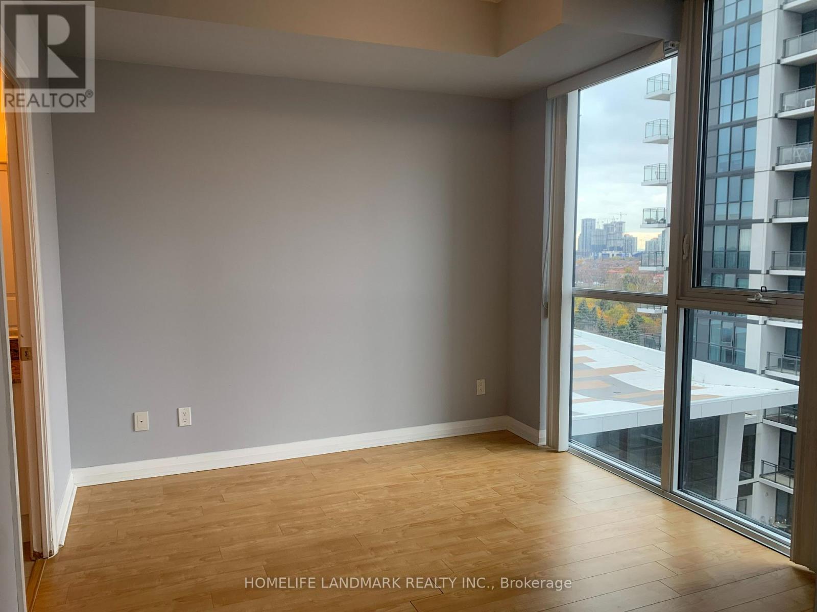 802 - 55 Eglinton Avenue W, Mississauga, Ontario  L5R 0E4 - Photo 8 - W12494396