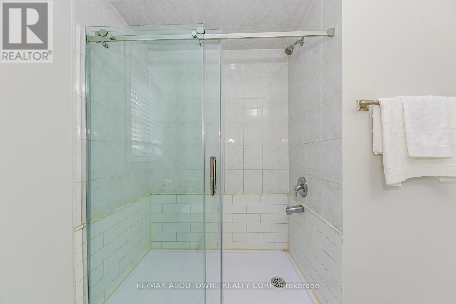 3100 Robert Brown Boulevard, Oakville, Ontario  L6M 4L7 - Photo 31 - W12494402