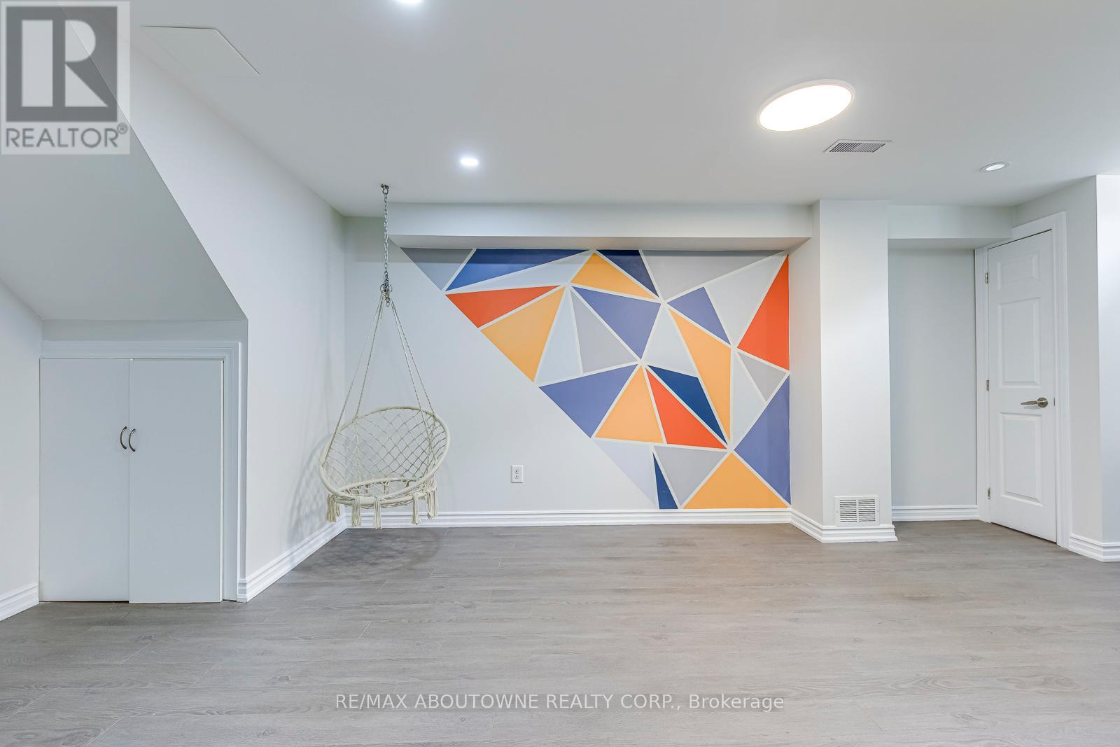 3100 Robert Brown Boulevard, Oakville, Ontario  L6M 4L7 - Photo 37 - W12494402