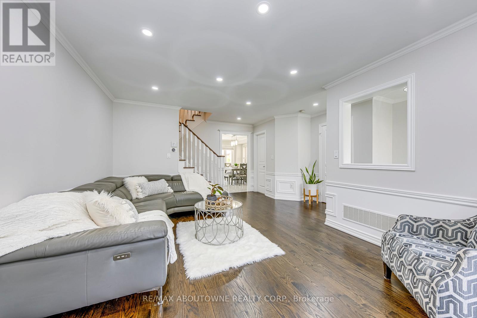 3100 Robert Brown Boulevard, Oakville, Ontario  L6M 4L7 - Photo 8 - W12494402