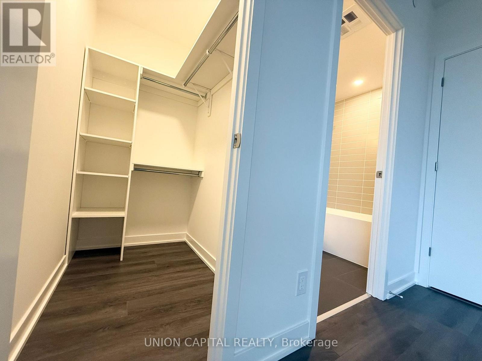 704 - 3071 Trafalgar Road, Oakville, Ontario  L6H 8C6 - Photo 10 - W12494416