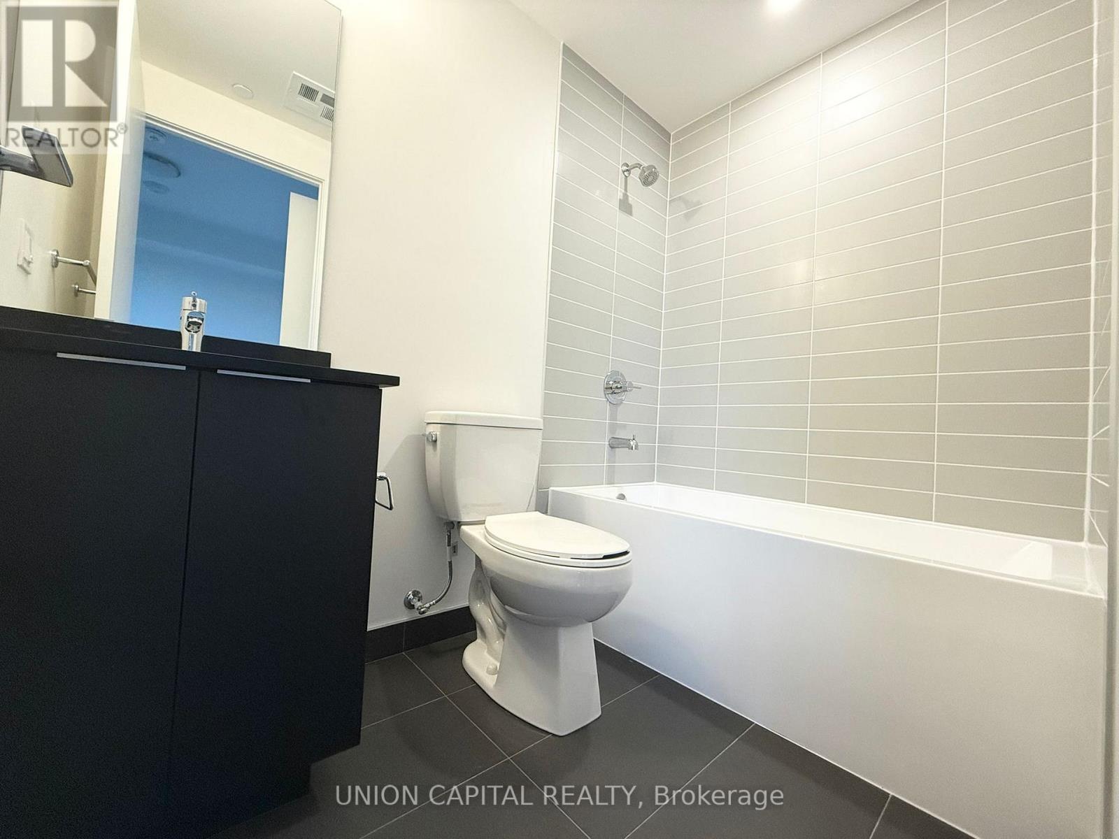 704 - 3071 Trafalgar Road, Oakville, Ontario  L6H 8C6 - Photo 12 - W12494416