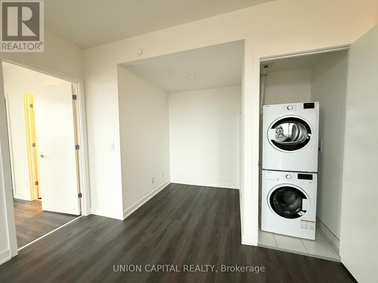 704 - 3071 Trafalgar Road, Oakville, Ontario  L6H 8C6 - Photo 8 - W12494416