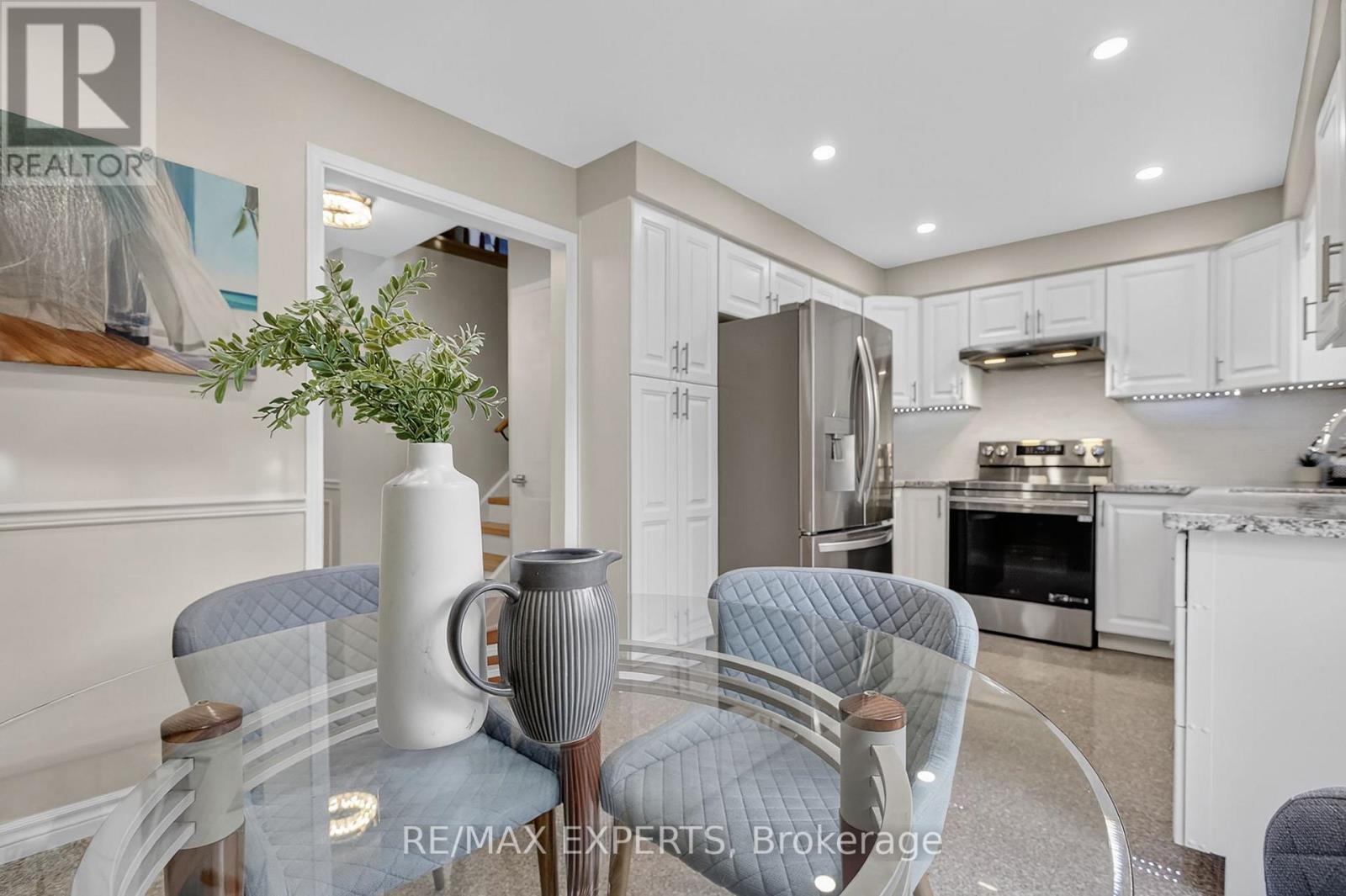 1382 Hazel Mccleary Drive, Oakville, Ontario  L6J 7B1 - Photo 11 - W12494430