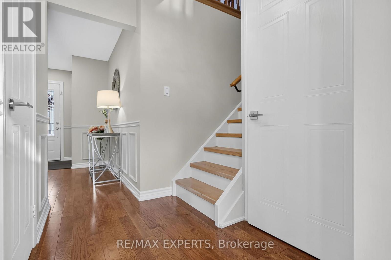 1382 Hazel Mccleary Drive, Oakville, Ontario  L6J 7B1 - Photo 15 - W12494430