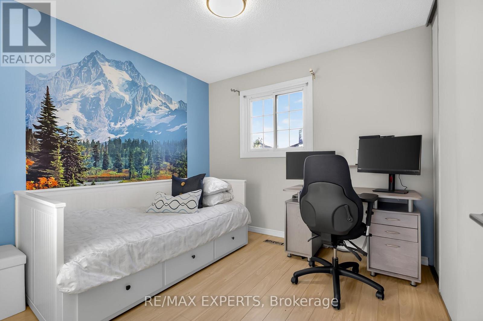 1382 Hazel Mccleary Drive, Oakville, Ontario  L6J 7B1 - Photo 22 - W12494430