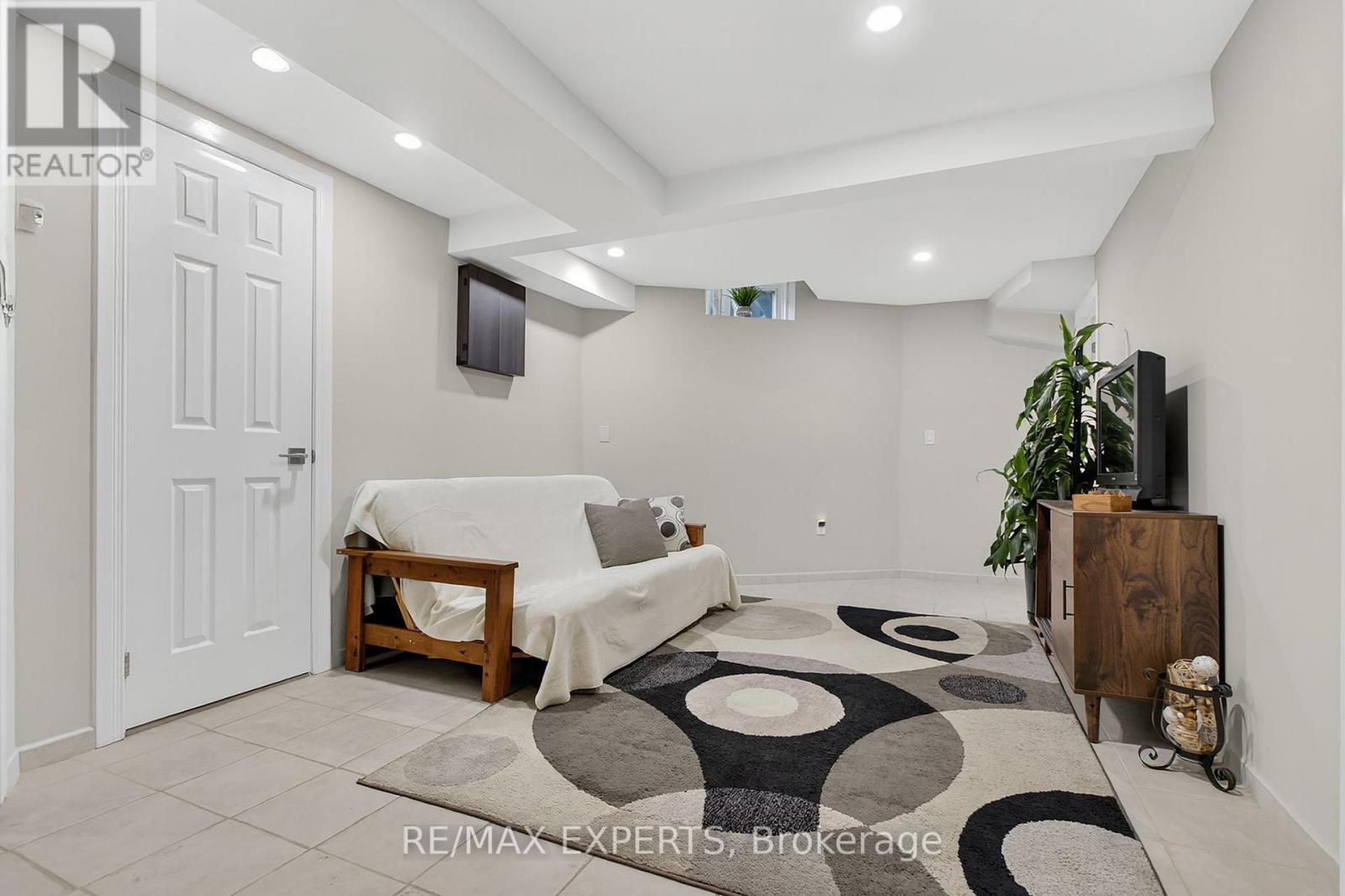 1382 Hazel Mccleary Drive, Oakville, Ontario  L6J 7B1 - Photo 28 - W12494430