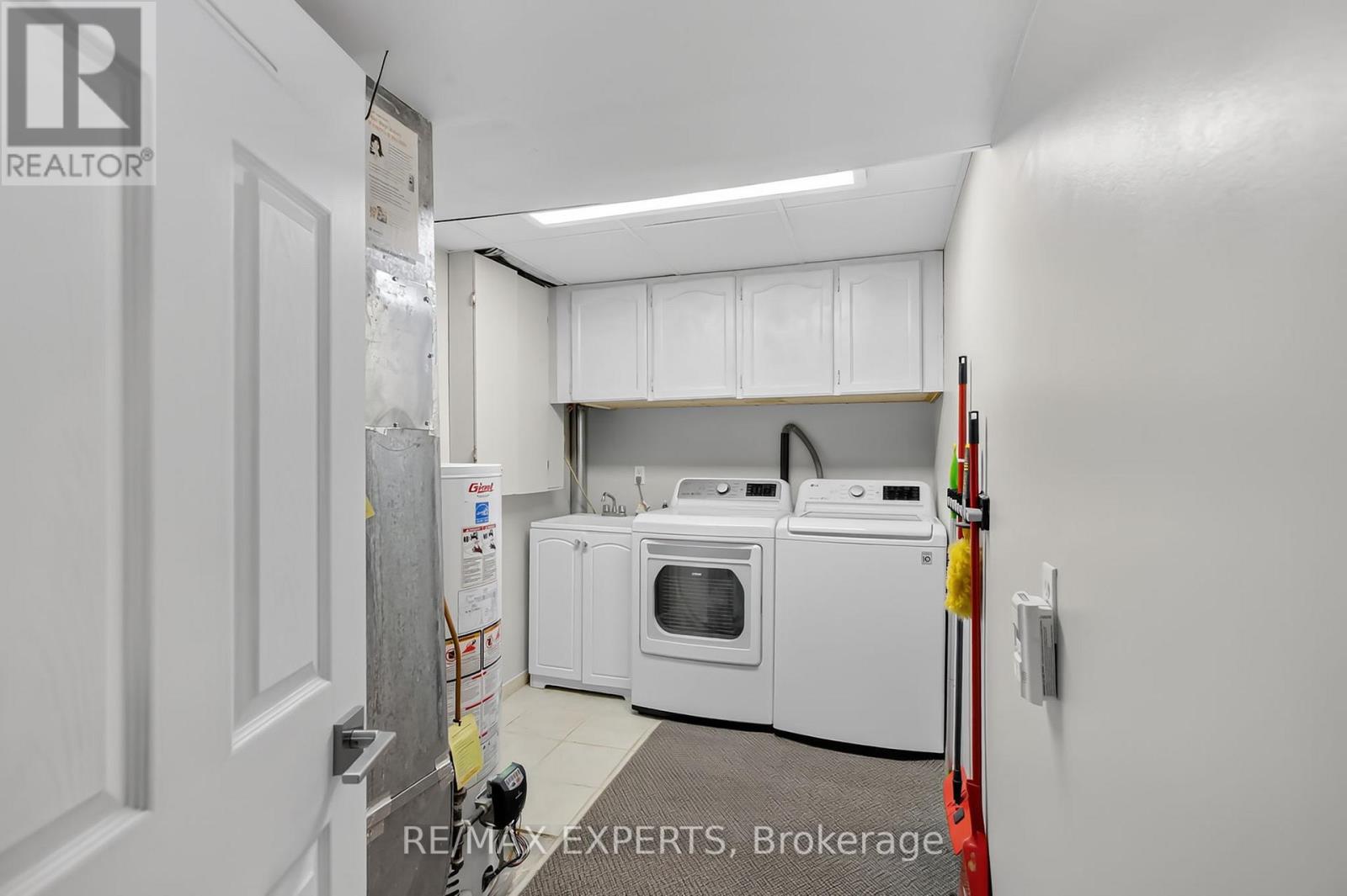 1382 Hazel Mccleary Drive, Oakville, Ontario  L6J 7B1 - Photo 32 - W12494430