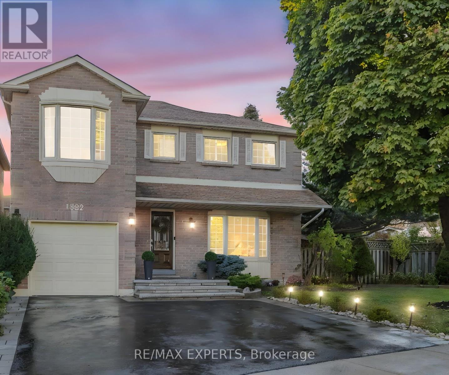 1382 Hazel Mccleary Drive, Oakville, Ontario  L6J 7B1 - Photo 34 - W12494430